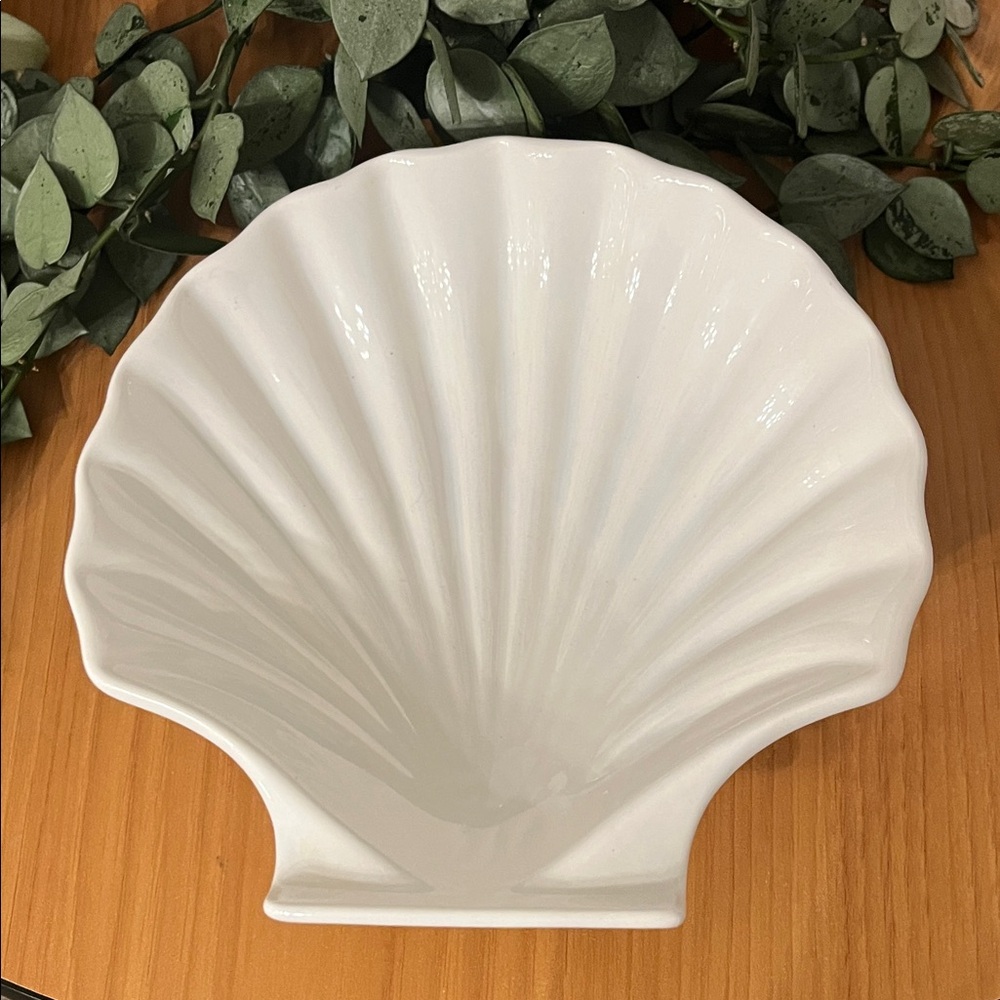 Scalloped Shell Vintage Made In Japan EUC